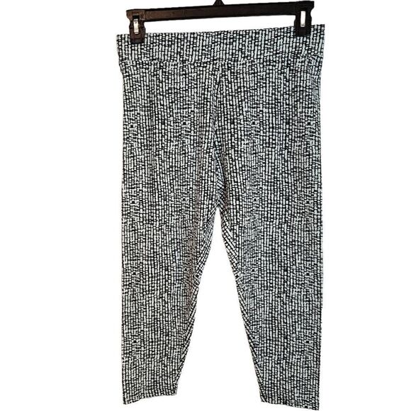 Cato Pants - Cato Black and White leggings sz M Like New